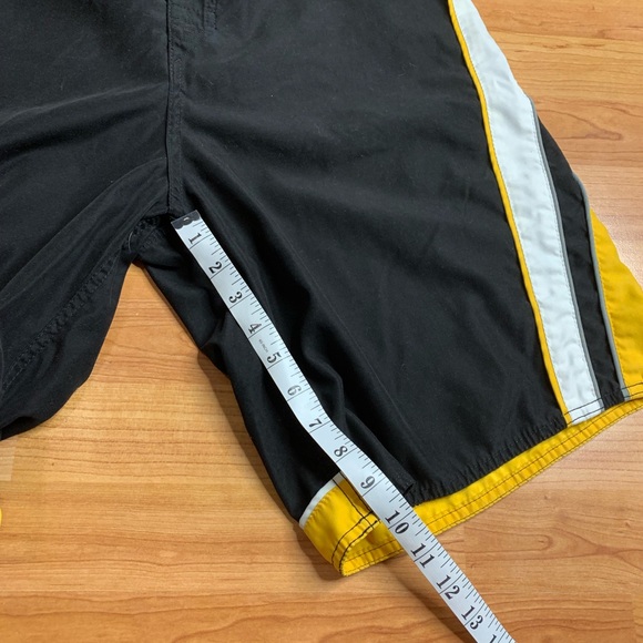 Quiksilver Men’s Board Shorts Size 31 Black Yellow White Y2K Surf Trunks - Picture 10 of 10